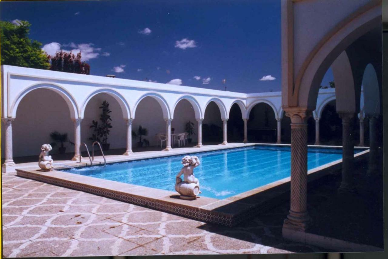 Villa Del Manzano Villanueva del Ariscal Exterior photo